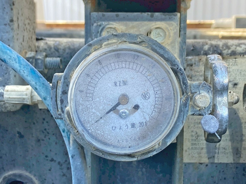 自重計です。|三菱 スーパーグレート QKG-FV60VXの写真23