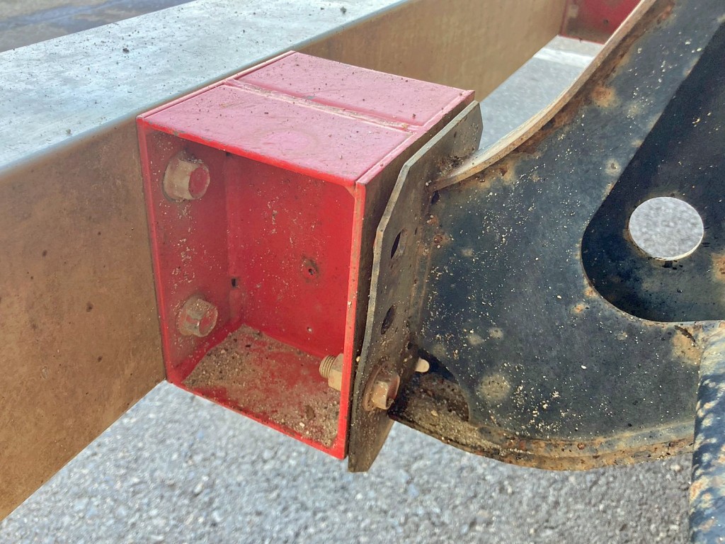 運転席側取り付けボルト欠品しています。|三菱 スーパーグレート QKG-FV60VXの写真33