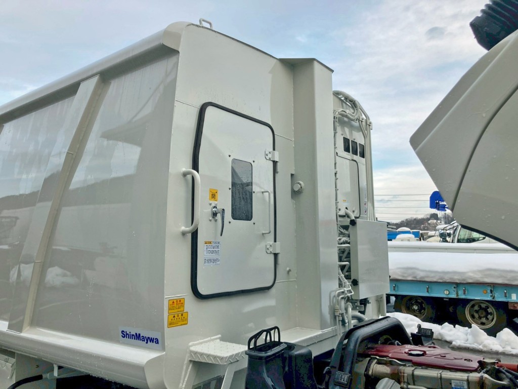 タンク前方の状態です。|日野 デュトロ 2KG-XZU710M(2WD)の写真14