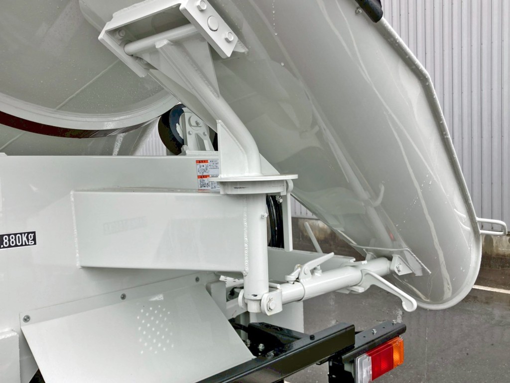 シューターは手動式です。|いすゞ フォワード 2PG-FTR90U4の写真12