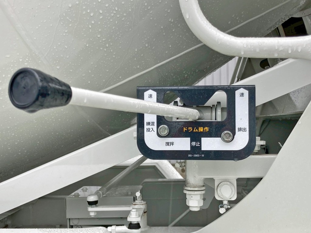 上物の操作レバーです。(助手席側)|いすゞ フォワード 2PG-FTR90U4の写真16