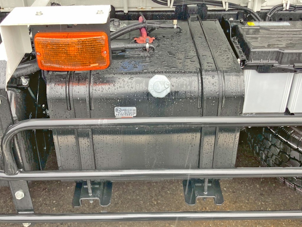 燃料タンクは90Lです。|いすゞ フォワード 2PG-FTR90U4の写真23