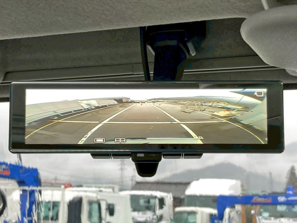 液晶バックモニター付きです。|いすゞ フォワード 2PG-FTR90U4の写真24