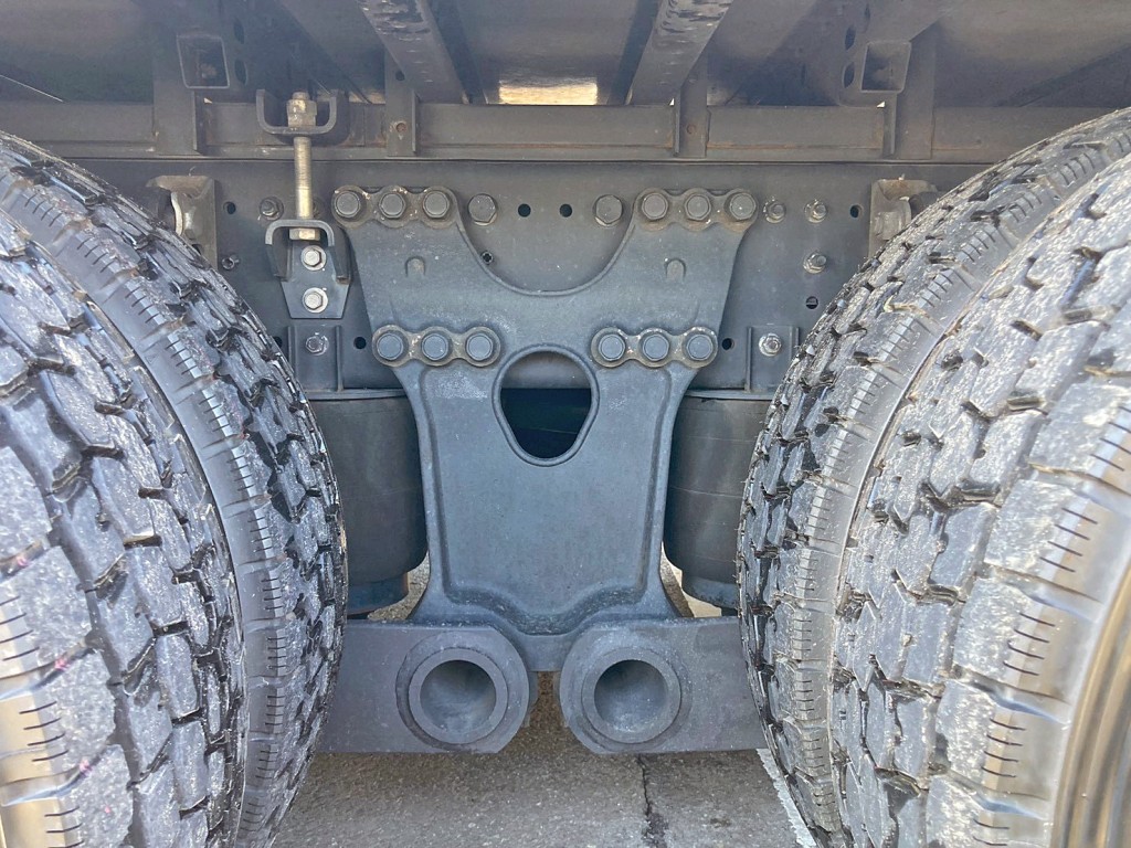 エアサスです。|日野 プロフィア 2DG-FW1AHCの写真5