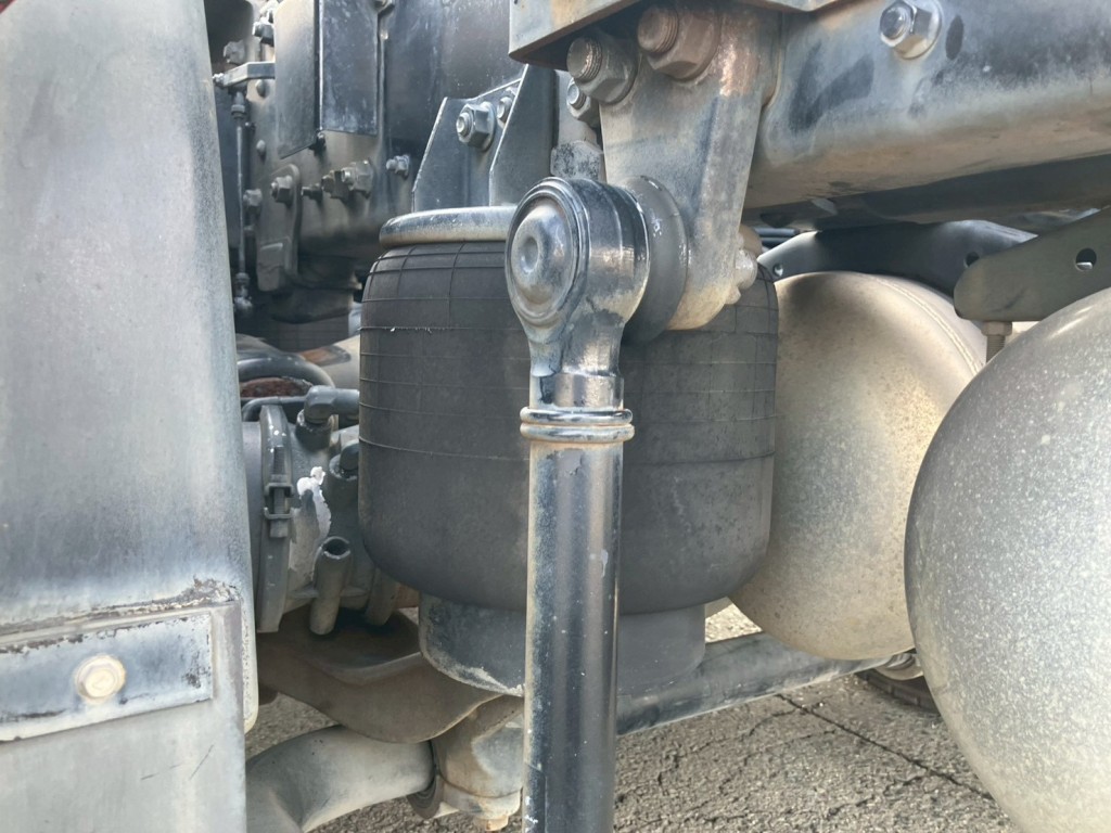 エアサスです。|三菱 スーパーグレート QPG-FP64VDRの写真5