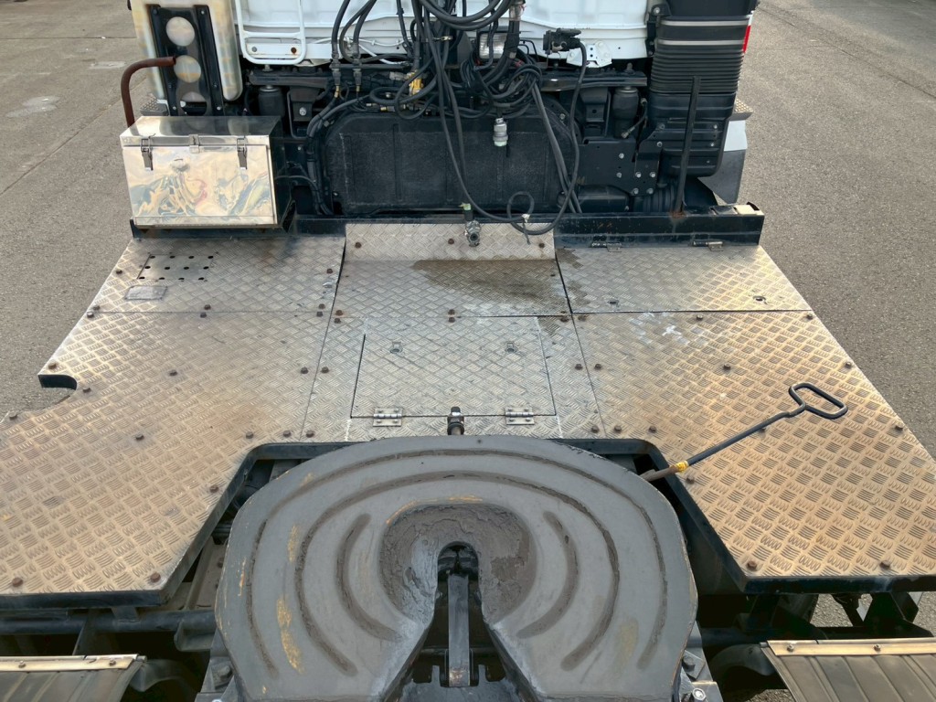 踊り場の状態です。|三菱 スーパーグレート QPG-FP64VDRの写真10