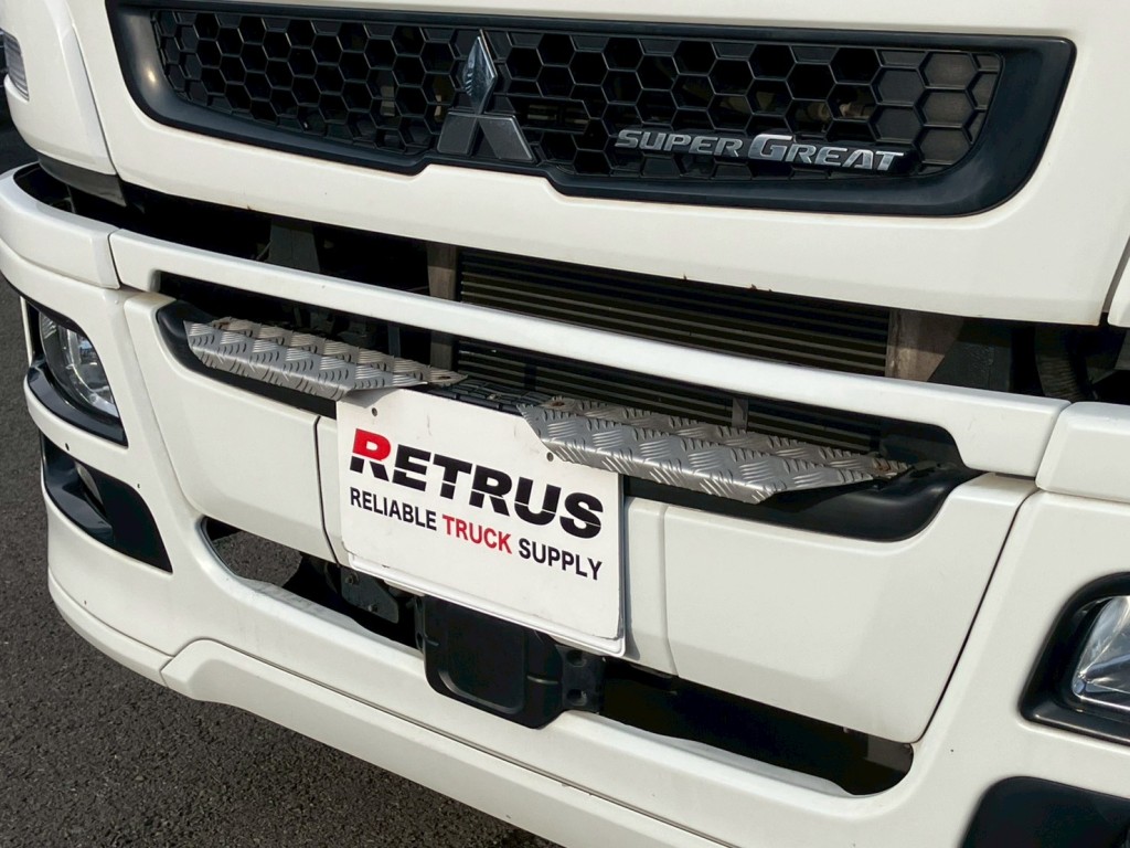 ステッププレートにより全長オーバーです。|三菱 スーパーグレート QPG-FP64VDRの写真17