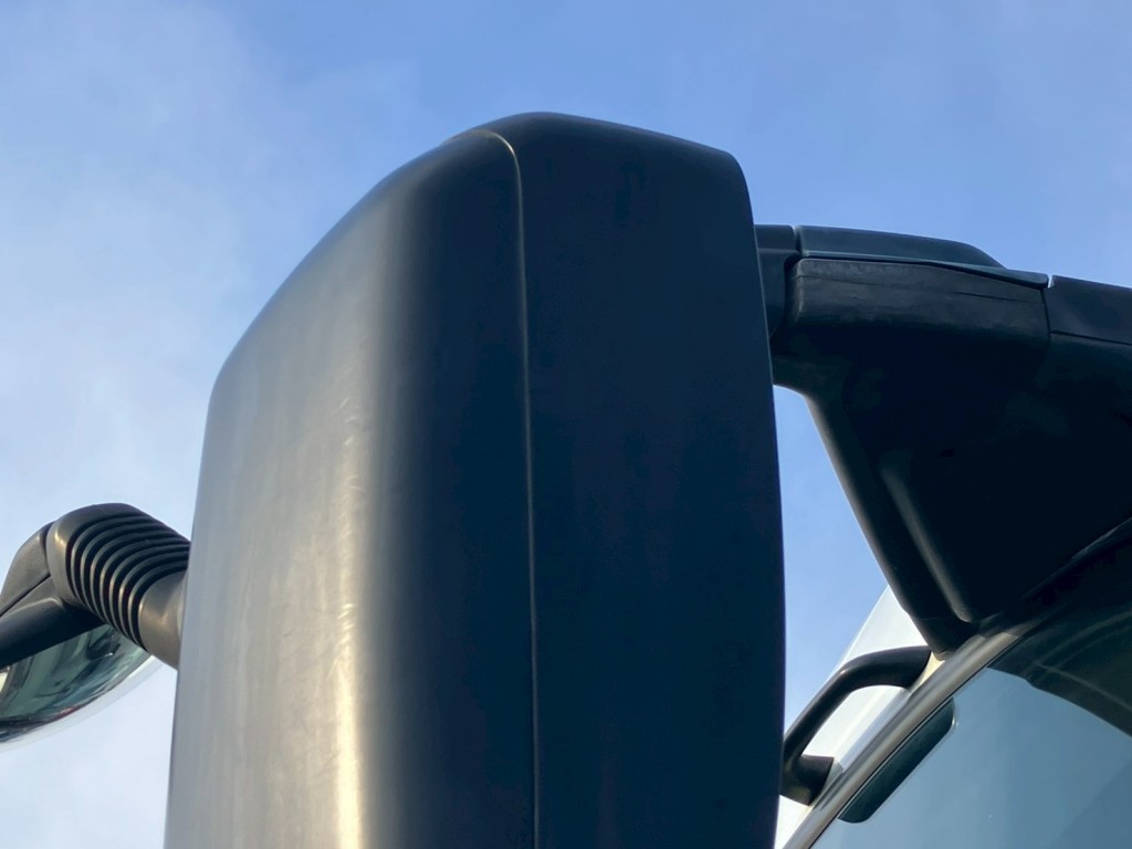 助手席側ミラーカバーに割れがあります。|三菱 スーパーグレート QPG-FP64VDRの写真20