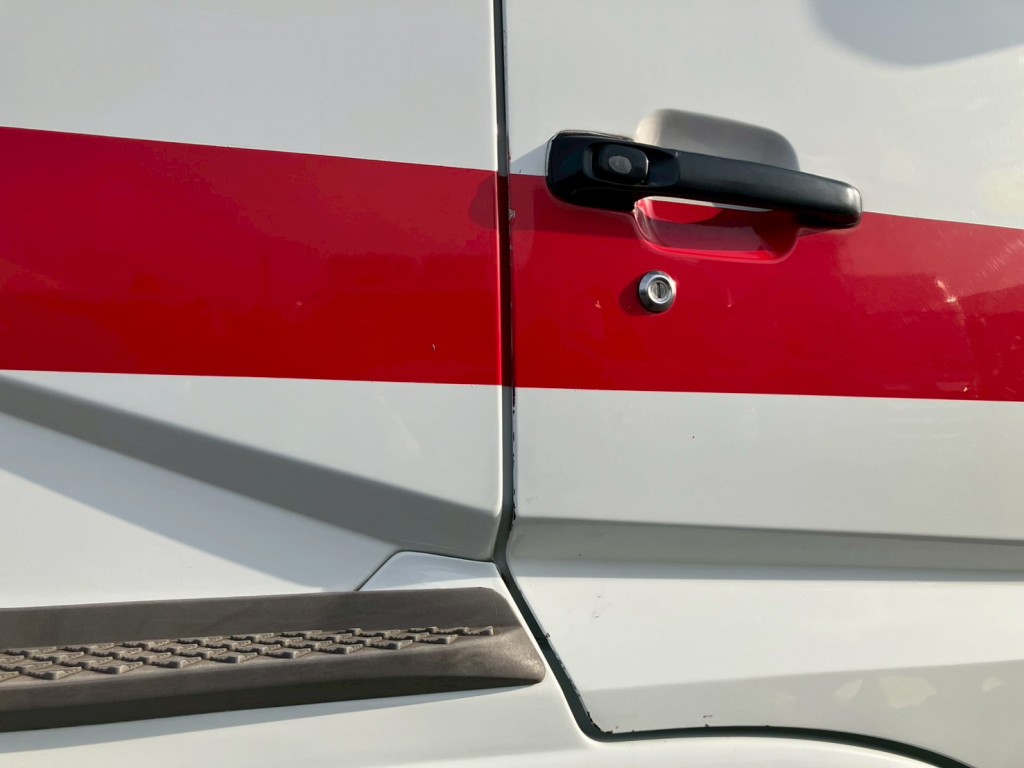 助手席側ドアにキズ・サビがあります。|三菱 スーパーグレート QPG-FP64VDRの写真29