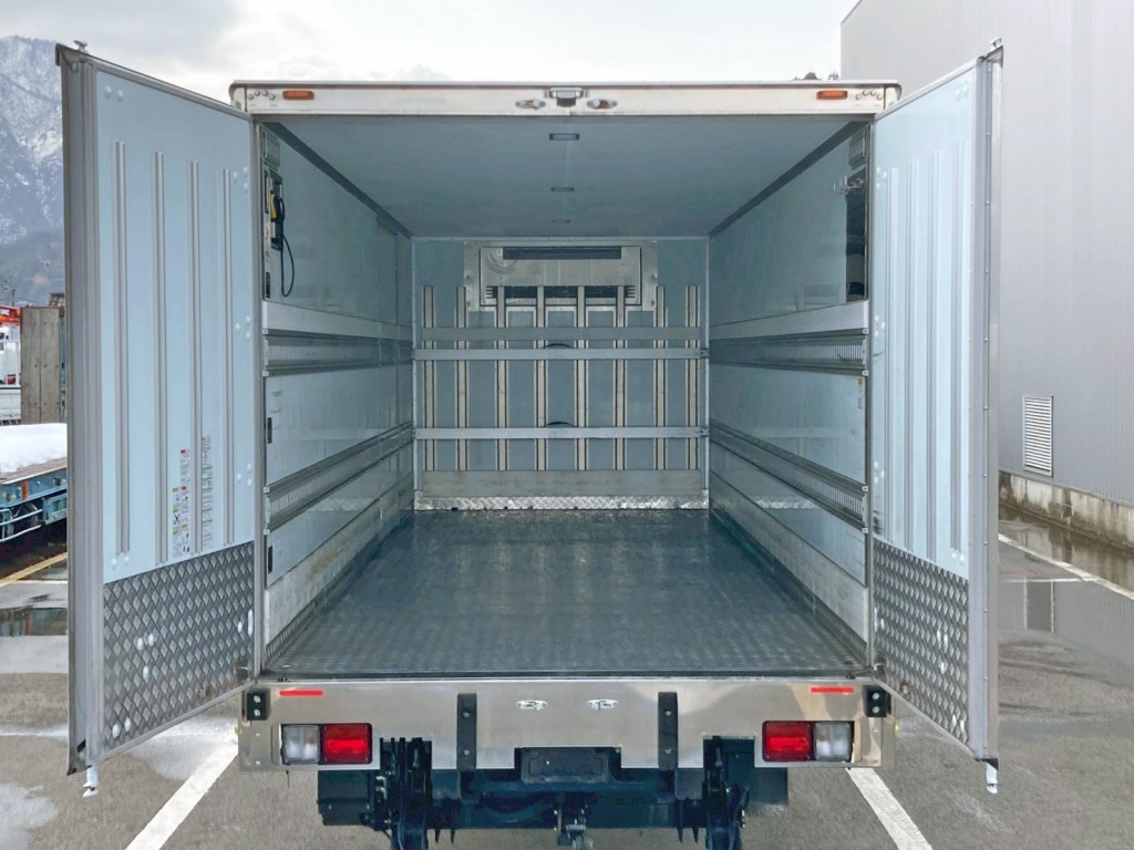 リヤドアは90度ストッパー付きです。|日野 レンジャー 2KG-FD2ABG(2WD)の写真10