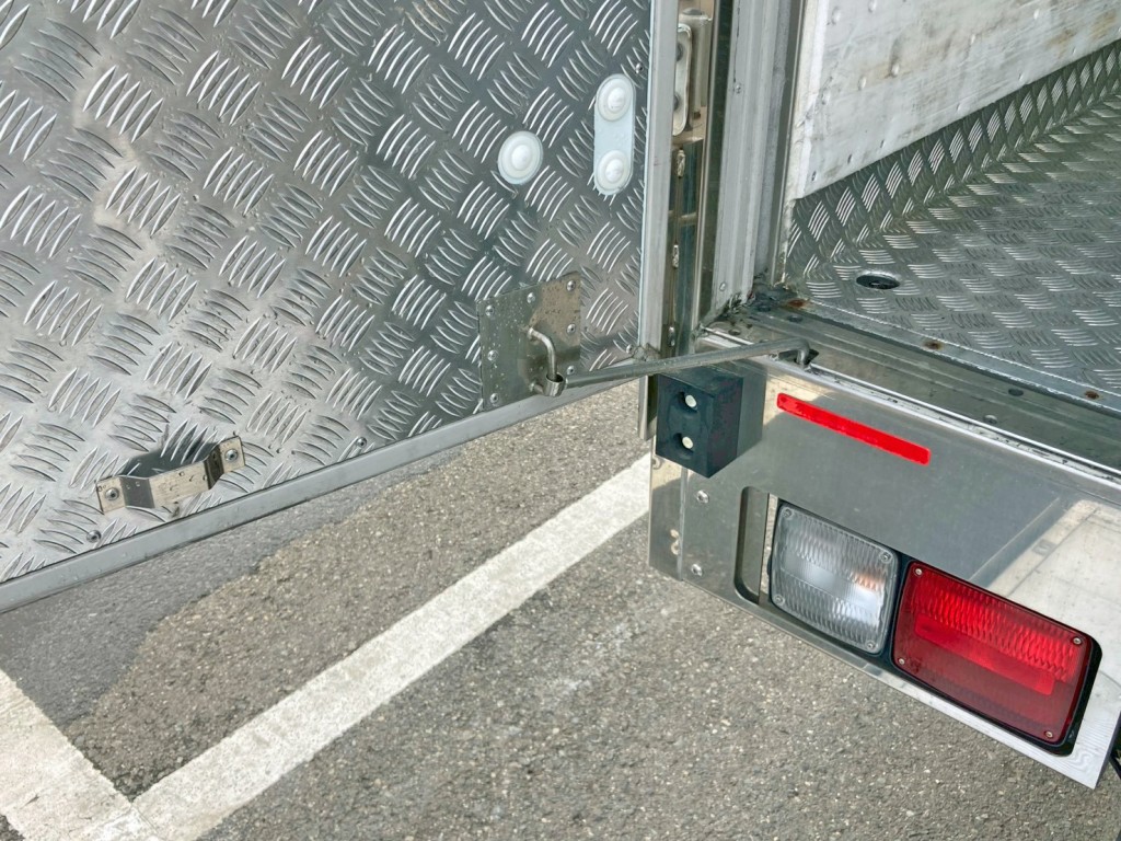 助手席側ストッパーの状態です。|日野 レンジャー 2KG-FD2ABG(2WD)の写真11