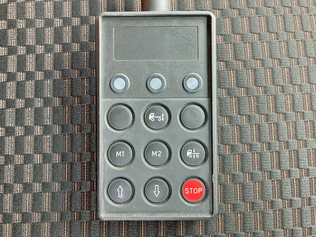 エアサスのコントローラーです。|日野 レンジャー 2KG-FD2ABG(2WD)の写真34