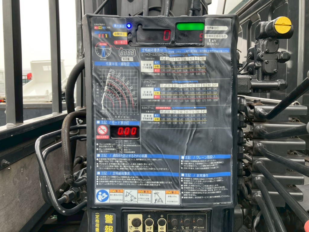 三菱 キャンター 2PG-FEB90(2WD)の写真13