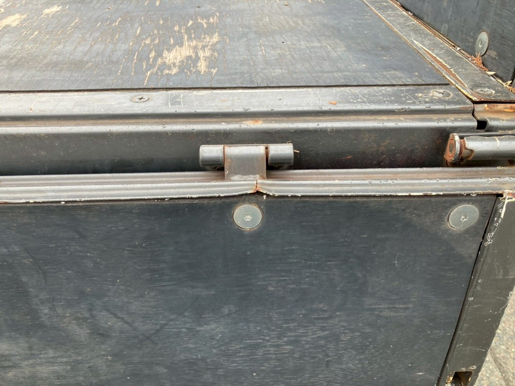 リアアオリ下部に割れがあります。|三菱 キャンター 2PG-FEB90(2WD)の写真38