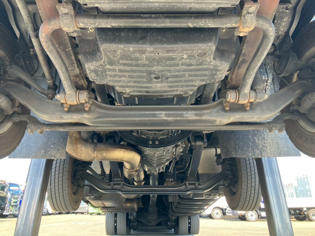 下回りの状態です。|三菱 スーパーグレート 2KG-FS74HZの写真8