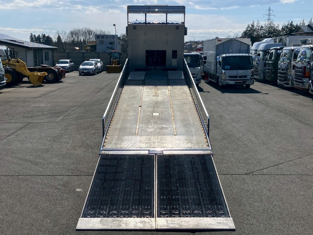 床は縞板鉄板です。|三菱 スーパーグレート 2KG-FS74HZの写真9