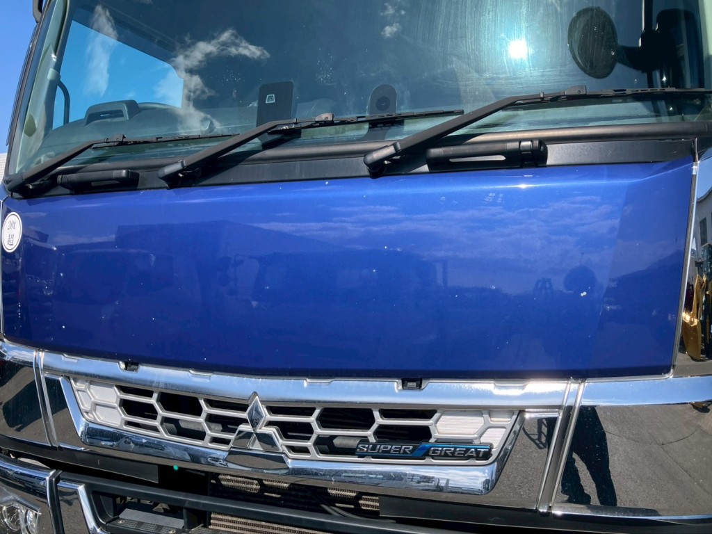 フロントパネルにキズがあります。|三菱 スーパーグレート 2KG-FS74HZの写真18