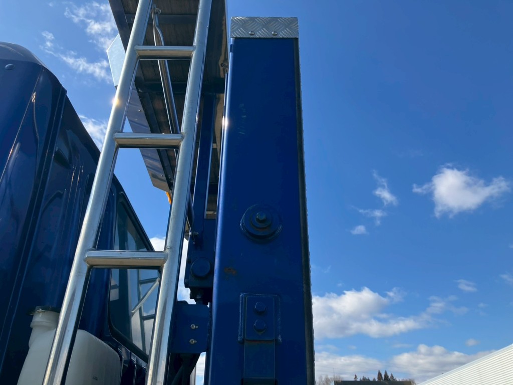 助手席側プロテクター側面にキズ・サビがあります。|三菱 スーパーグレート 2KG-FS74HZの写真20