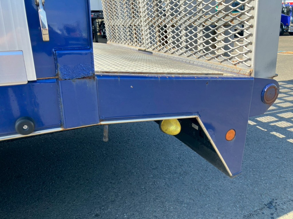 助手席側ボディーにキズ・サビがあります。|三菱 スーパーグレート 2KG-FS74HZの写真23