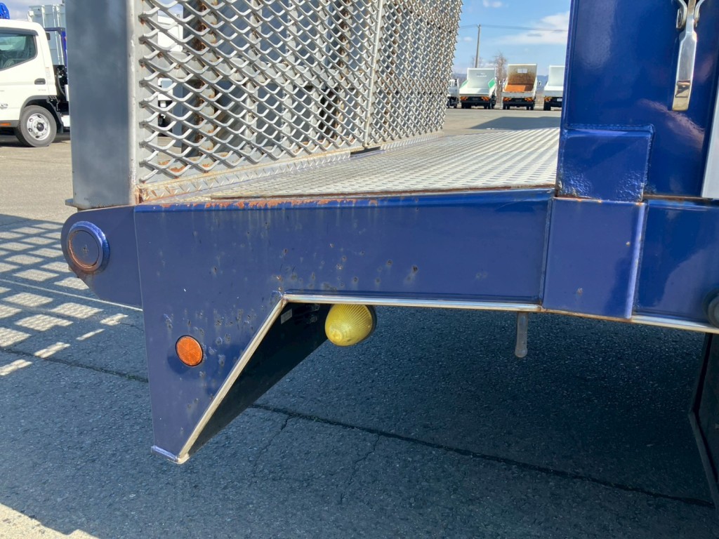 運転席側ボディーにキズ・サビがあります。|三菱 スーパーグレート 2KG-FS74HZの写真29