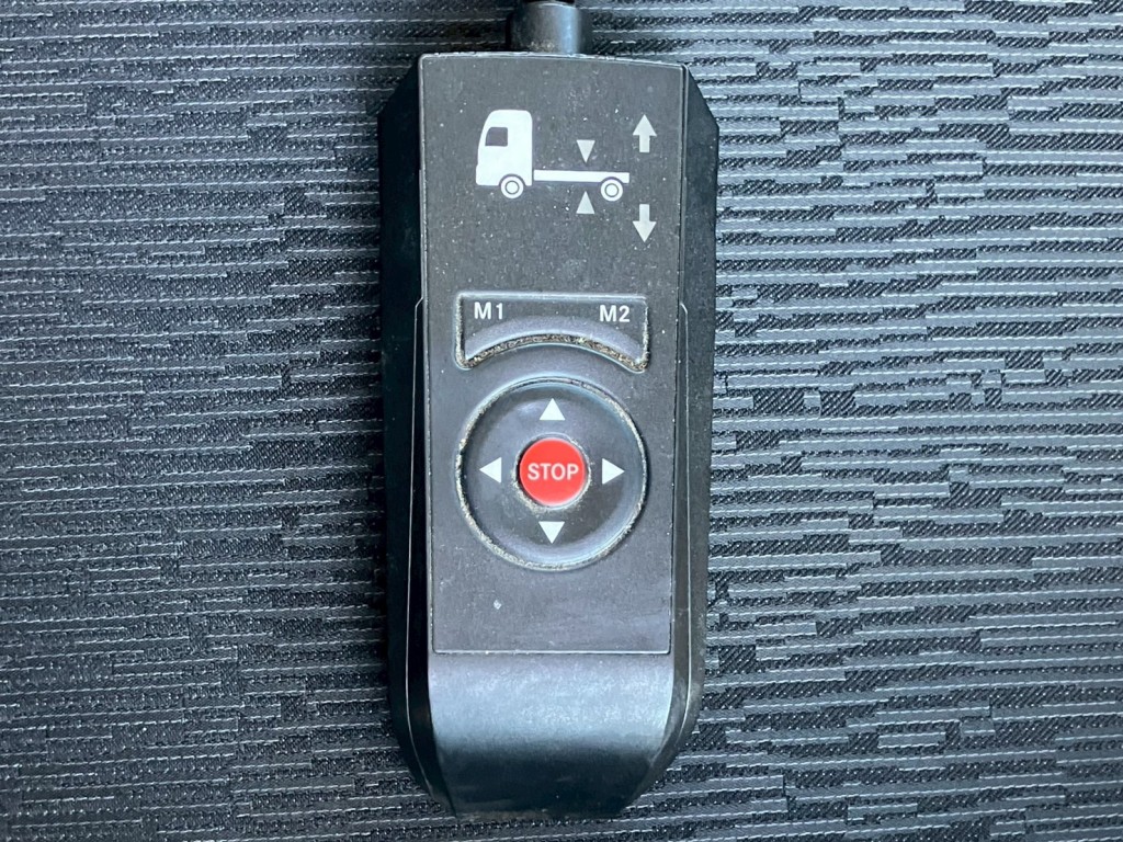 エアサスのコントローラーです。|三菱 スーパーグレート 2KG-FS74HZの写真34