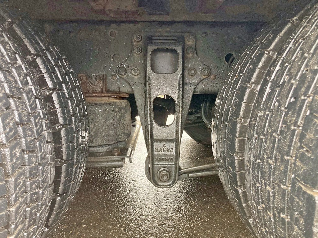 エアサスです。|三菱 スーパーグレート 2PG-FS74HZの写真5