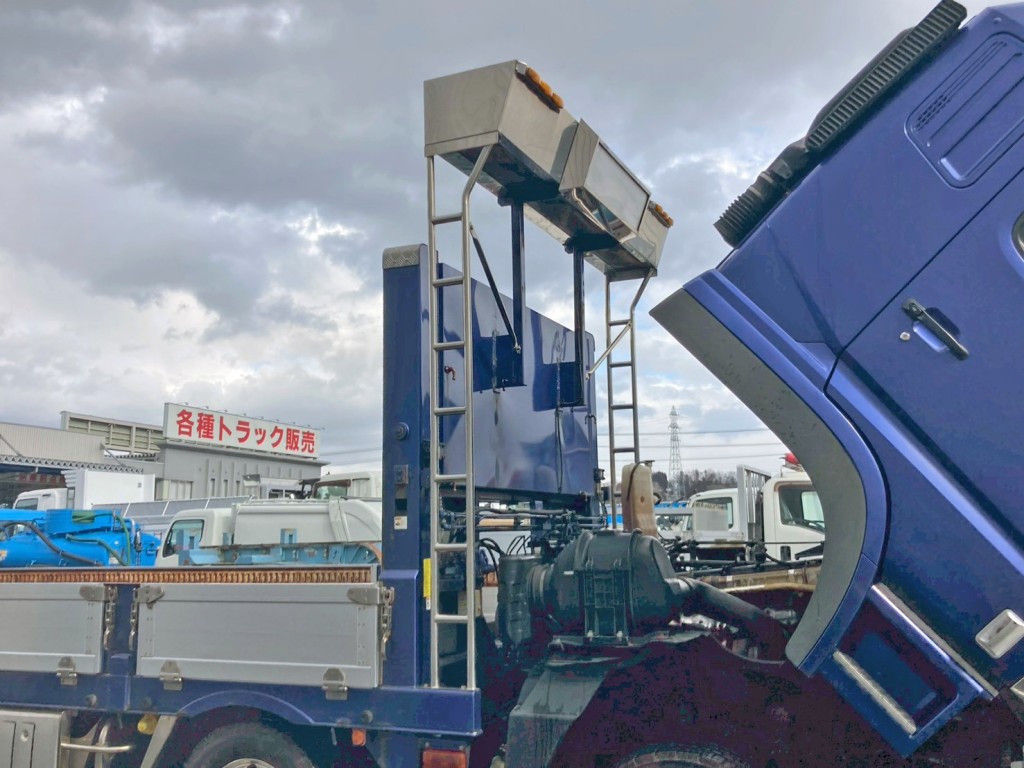 シートデッキ・左右ハシゴはステンレス製です。|三菱 スーパーグレート 2PG-FS74HZの写真19