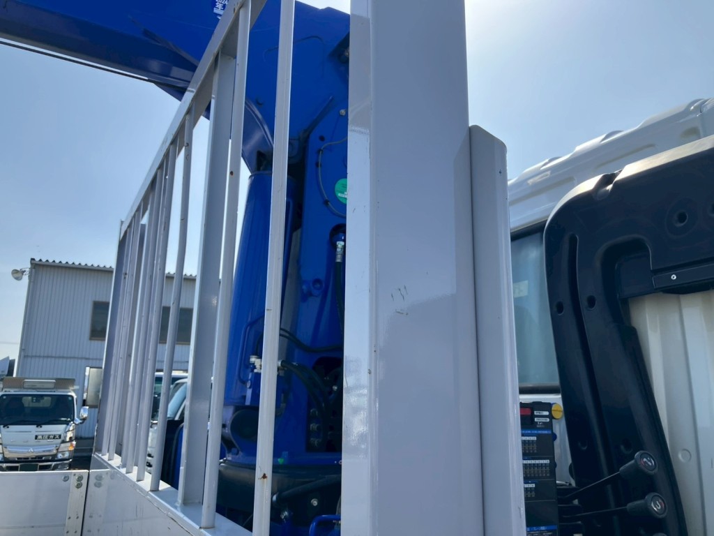 運転席側プロテクターにキズ・サビがあります。|三菱 ファイター 2KG-FK62FZの写真22