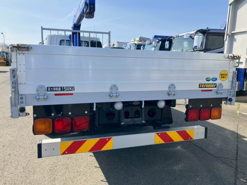 リアアオリ・ボディーにキズ・サビ・ヘコミがあります。|三菱 ファイター 2KG-FK62FZの写真25