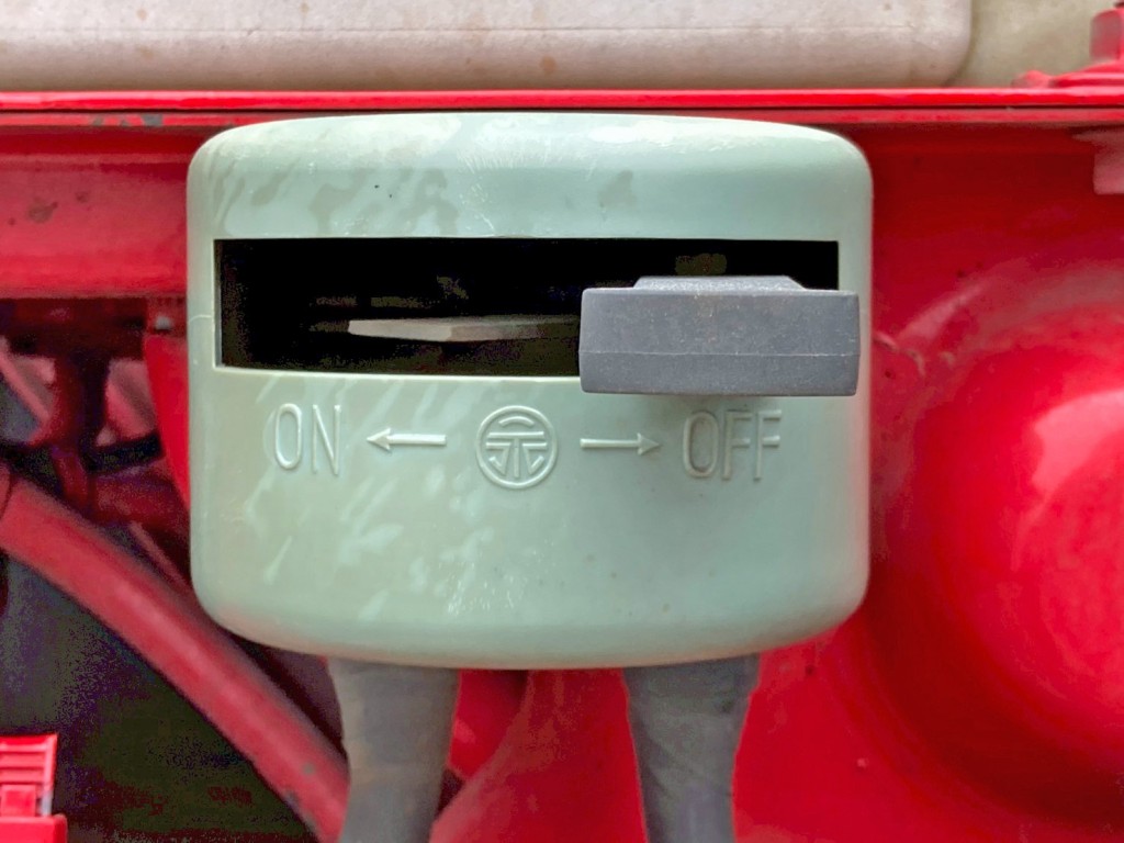 トレーラの電源スイッチです。|日野 プロフィア QPG-SH1EDDGの写真15