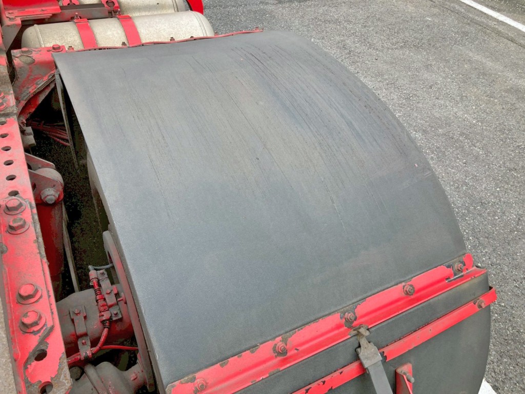 運転席側リヤフェンダー上部に引きキズがあります。|日野 プロフィア QPG-SH1EDDGの写真21