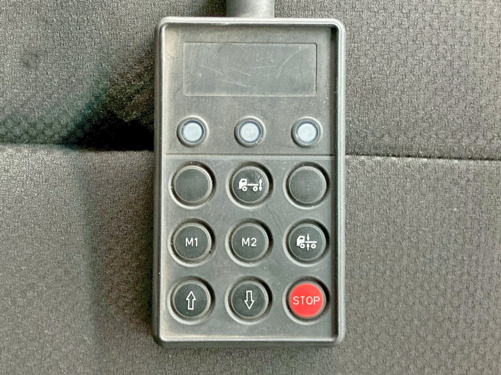 エアサスのコントローラーです。|日野 プロフィア QPG-SH1EDDGの写真35