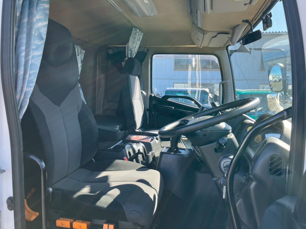 日野 プロフィア QDG-SS1EKDAの写真8