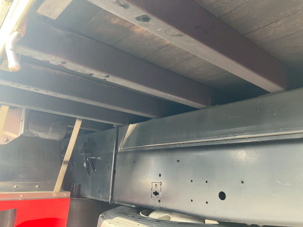 シャーシとネタの状態です。|日野 プロフィア BDG-FR1EZYJの写真7