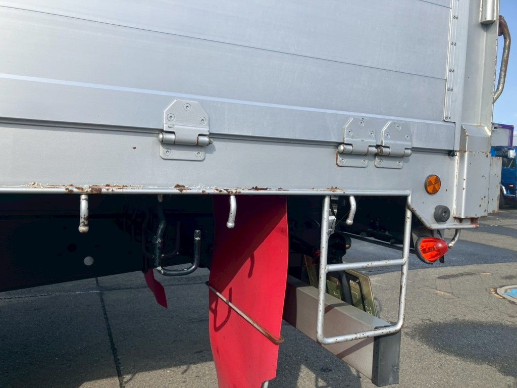 助手席側ボディーにキズ・サビがあります。|日野 プロフィア BDG-FR1EZYJの写真24