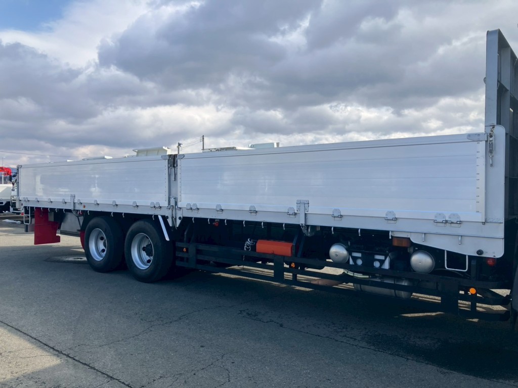 運転席側アオリに看板跡があります。（ぼかしています）|日野 プロフィア BDG-FR1EZYJの写真29