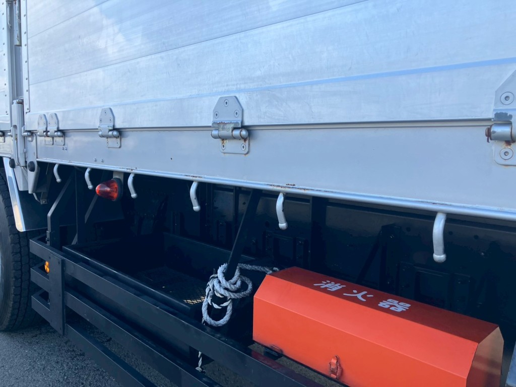 運転席側ボディーにキズ・サビがあります。|日野 プロフィア BDG-FR1EZYJの写真31