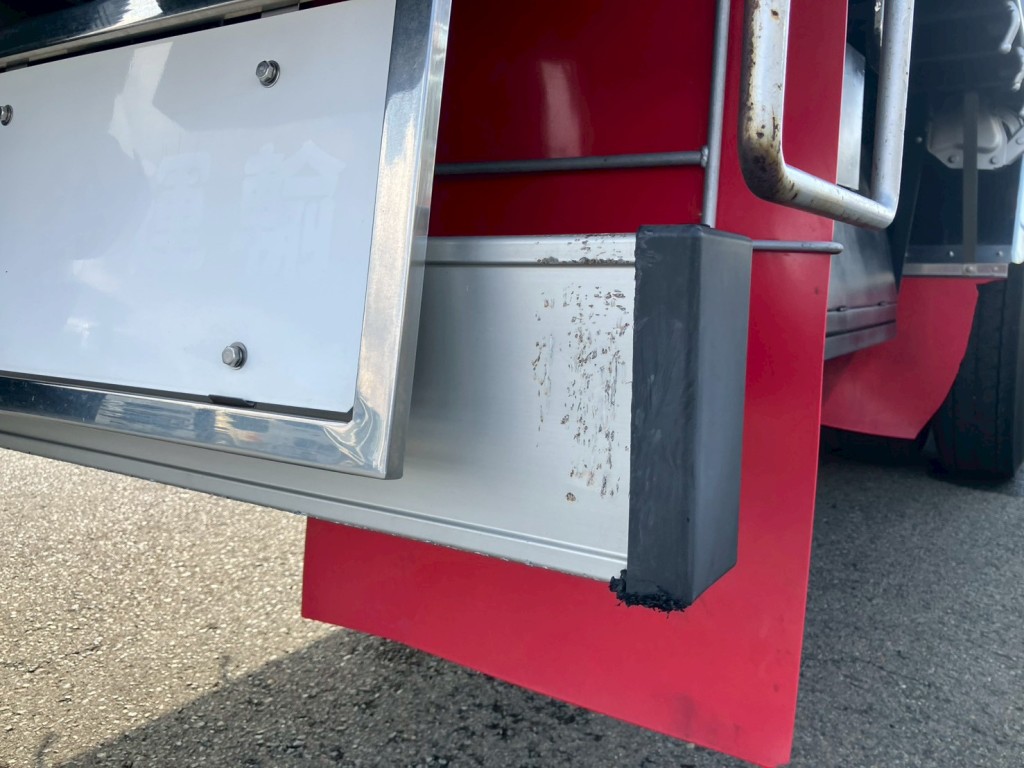 リアバンパーにキズがあります。|日野 プロフィア BDG-FR1EZYJの写真37