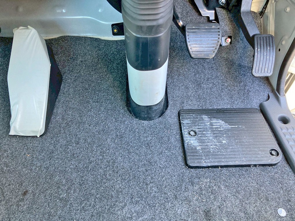 2ペダル仕様です。|いすゞ フォワード 2RG-FSR90U4の写真16