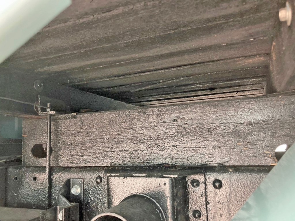 シャーシとネタの状態です。(縦ネタ・横ネタは木製です)|三菱  T200CP(2WD)の写真6