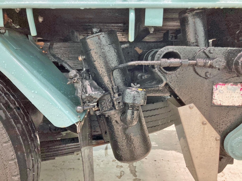 ゲートの昇降レバーです。|三菱  T200CP(2WD)の写真22