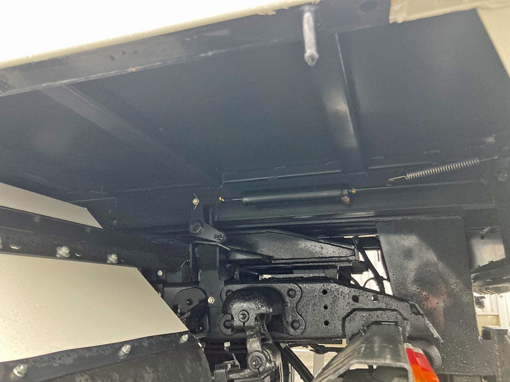 シャーシとネタの状態です。(縦ネタ・横ネタは鉄製です)|日野 デュトロ 2KG-XZU700X(2WD)の写真8