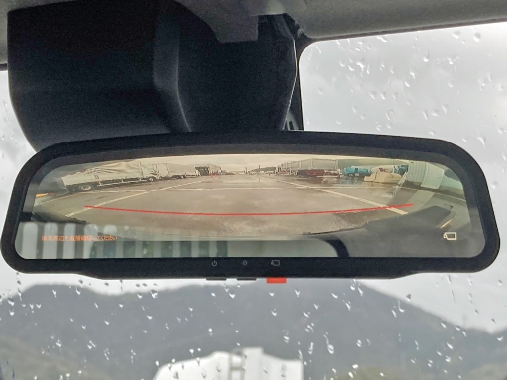 ルームミラーはバックモニターに切り替わります。|日野 デュトロ 2KG-XZU700X(2WD)の写真24