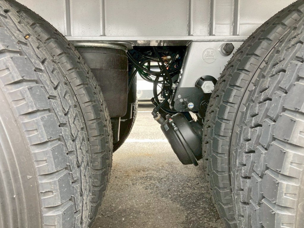 エアサスです。|トレクス PFB34118の写真5