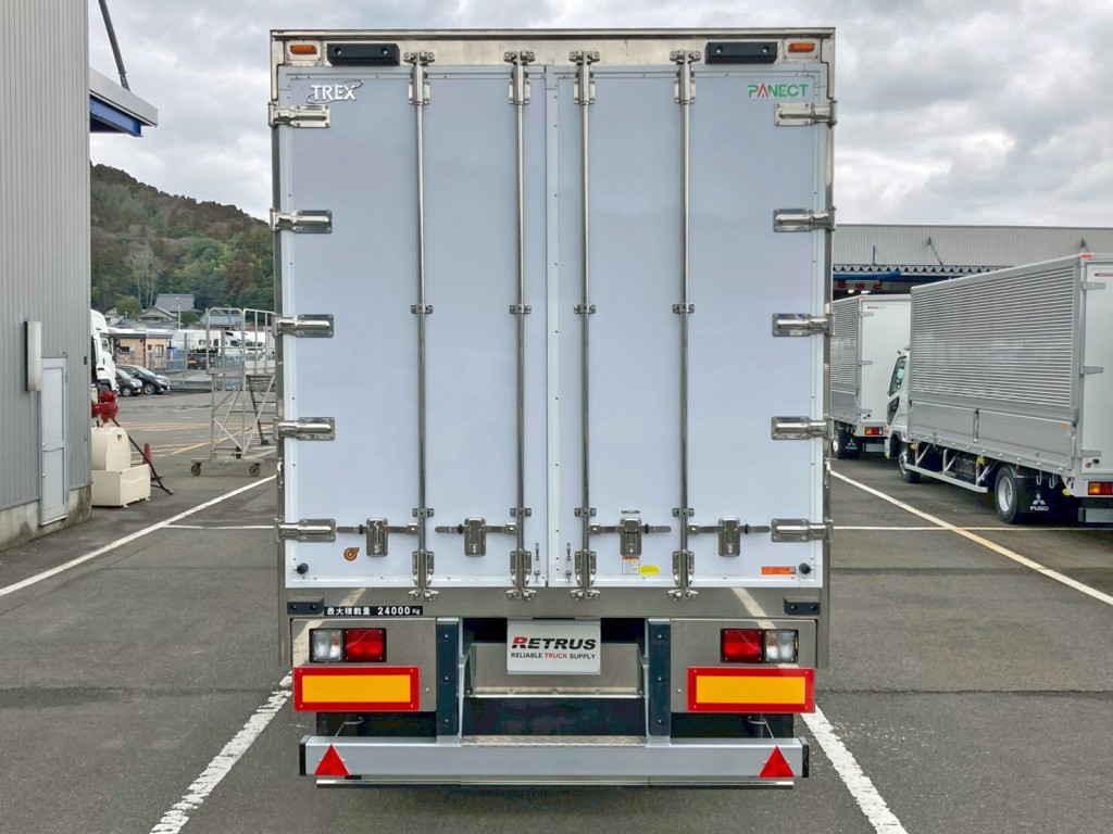 リヤ蝶番・ハンマーロック・キャッチはステンレス製です。|トレクス PFB34118の写真9