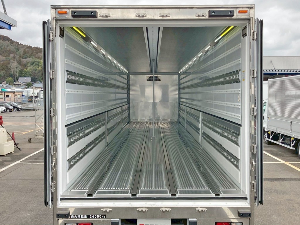 門口周りはステンレス製です。|トレクス PFB34118の写真10