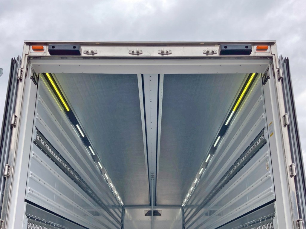 室内灯の状態です。|トレクス PFB34118の写真12