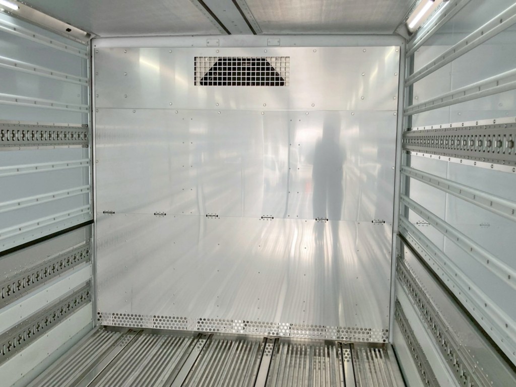 冷凍機の吹き出し口です。|トレクス PFB34118の写真16