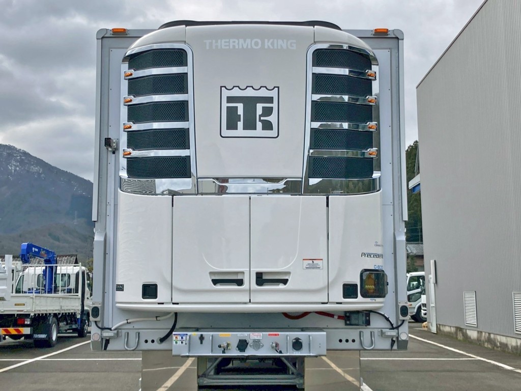 冷凍機は縦型サブエンジン式です。|トレクス PFB34118の写真17