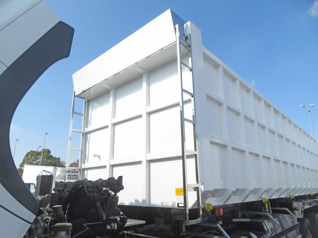 シートデッキ周り・ハシゴはステンレス製です。|日野 プロフィア 2DG-FS1AHEの写真14